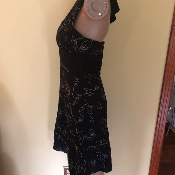 White House black market size 4 - Picture 2 of 4